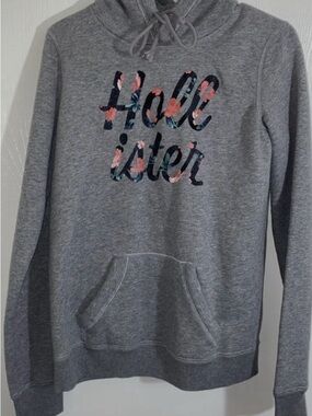 Hollister White Sherpa-Lined Hoodie Label Detail